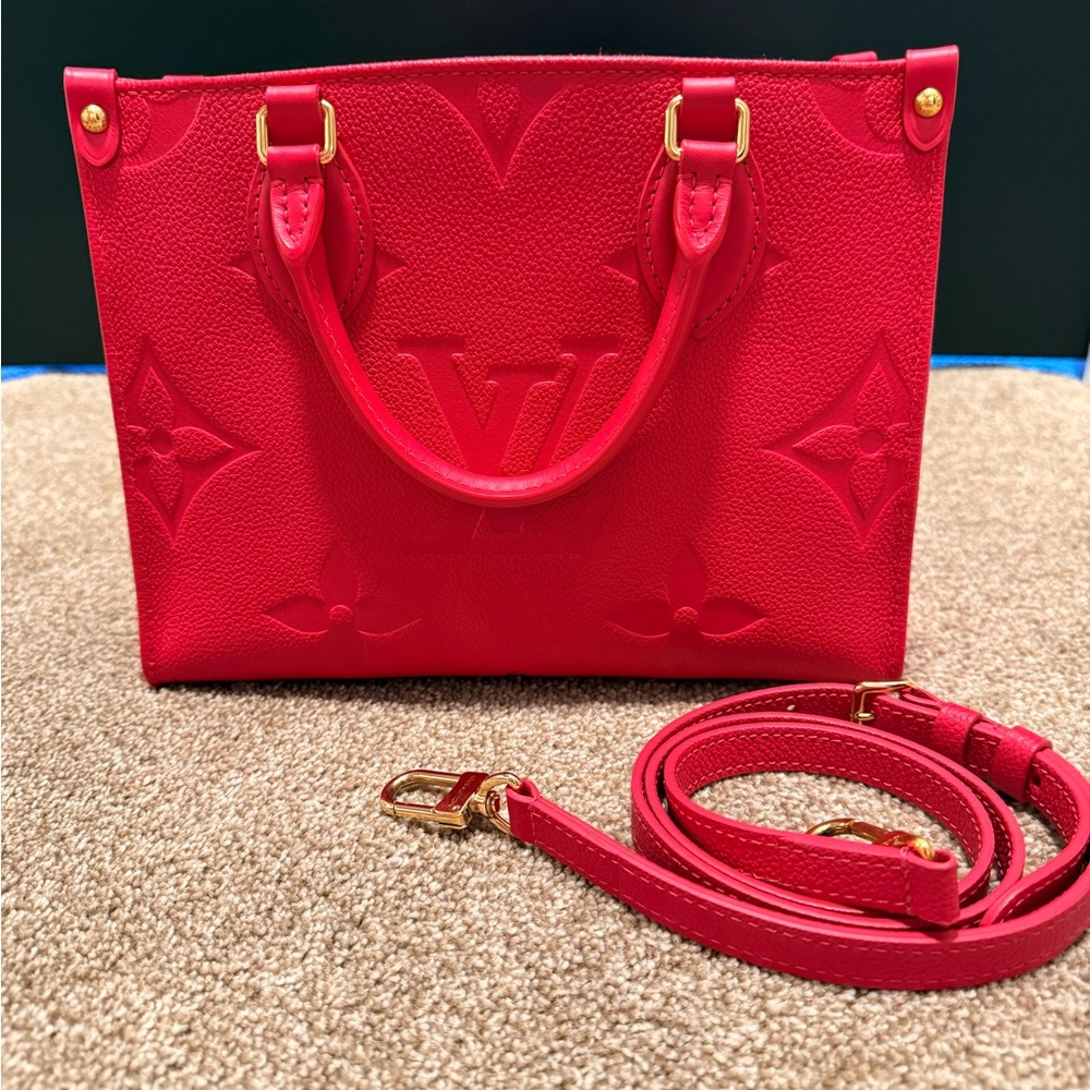 Louis Vuitton Onthego pm Dragonfruit